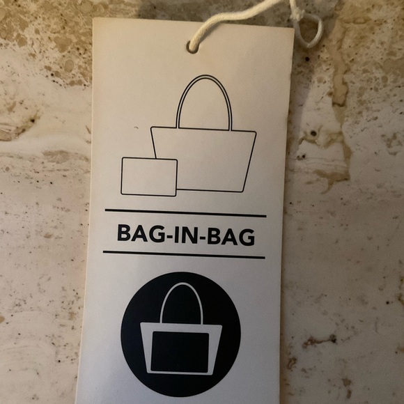 Madison West CLEAR PVC BAG CROSSBODY BAG, pouch included. NWT - Picture 9 of 10